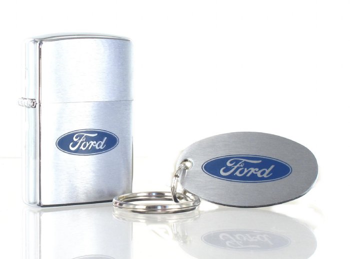 Outlet :: Prototipo - Zippo FORD con portachiavi